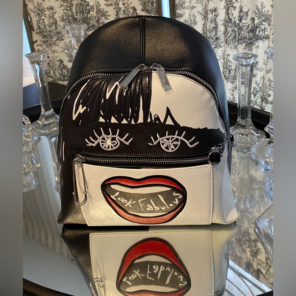 CRUELLA Disney X Danielle Nicole NWT backpack EXCLUSIVE! Emma Stone 🎃 cosplay - Picture 1 of 7